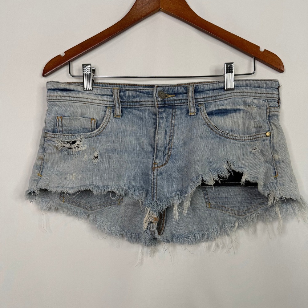 Anthropologie Pilcro and the Letterpress Hyphen Distressed Denim Shorts Size‎ 28 - Picture 9 of 9